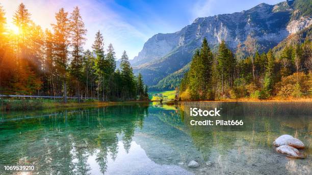 Hintersee Gölünün Muhteşem Sonbahar Günbatımı Stok Fotoğraflar & Dağ‘nin Daha Fazla Resimleri - Dağ, Manzara, Göl