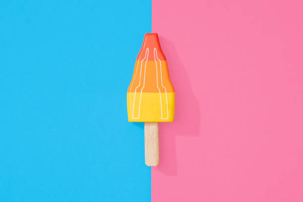 ロケット アイス ロリポップ ブルーとピンクのアイス キャンデー - strawberry fruit isolated freshness ストックフォトと画像