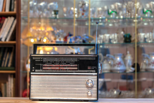 istock Vintage transistor radio on blurred background 1069574864