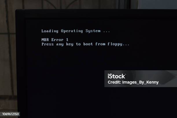 Boot Error Computer Boot Error Message On Pc Screen Stock Photo - Download Image Now ...