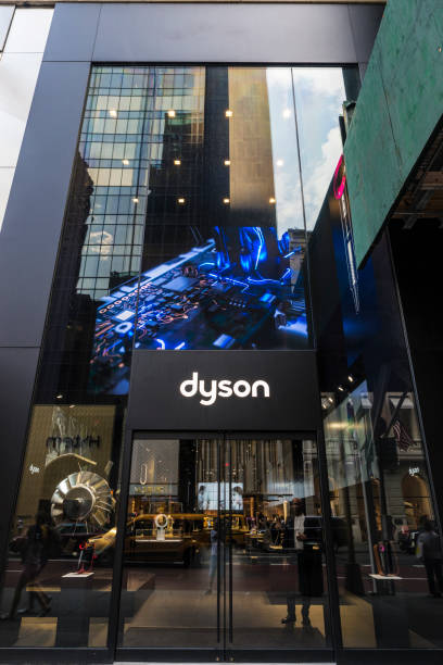 Dyson store in New York City, USA New York City, USA - July 28, 2018: Dyson store, brand specialized in vacuum cleaners, hand dryers, bladeless fans, heaters and hair dryers, in Fifth Avenue (5th Avenue) in Manhattan in New York City, USA dyson brand name photos stock pictures, royalty-free photos & images