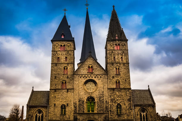Sint Jacobskerk, Gent, Belgium\nNikon D7200\nSigma 17-50mm F2.8 EX DC OS HSM