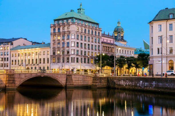 panorama de gotemburgo - gothenburg city urban scene illuminated - fotografias e filmes do acervo