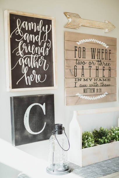 istock INTERIOR DECOR FALL WATCH PARTY FARM HOUSE 1069785938