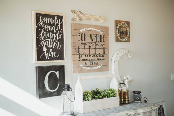 istock INTERIOR DECOR FALL WATCH PARTY FARM HOUSE 1069785942