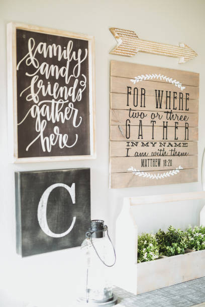 istock INTERIOR DECOR FALL WATCH PARTY FARM HOUSE 1069785958