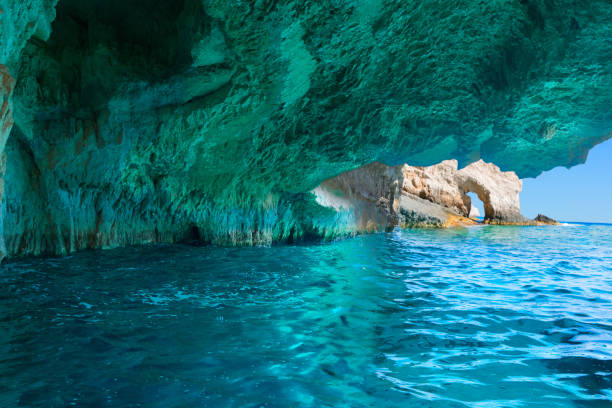bela paisagem da ilha de zakinthos - scenics multi colored greece blue - fotografias e filmes do acervo