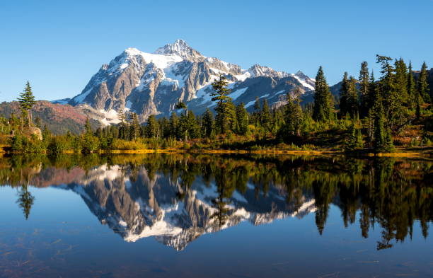 istock Mt. Shuksan Reflection in Autumn 1069835272
