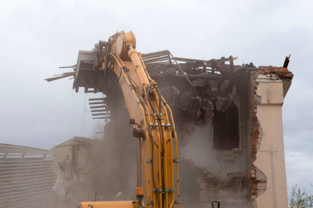 istock Demolition of the old building 1069893080
