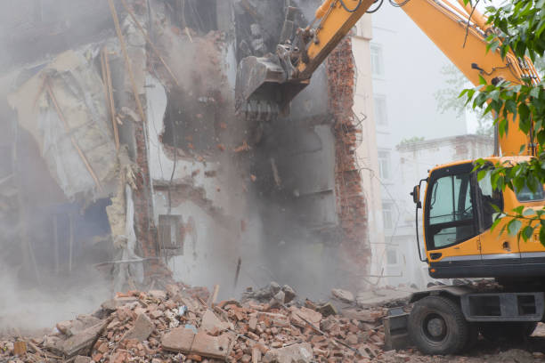 istock Demolition of the old building 1069893124