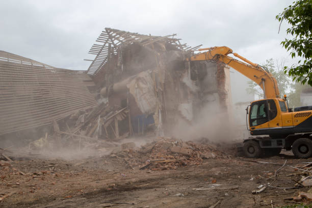 istock Demolition of the old building 1069893154