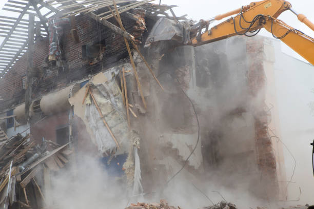 istock Demolition of the old building 1069893210