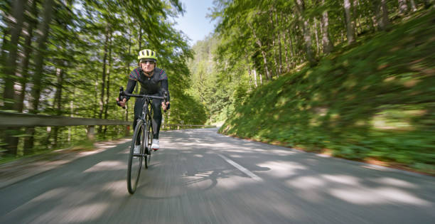 산악도로 남자 승차도로 자전거 - cycling bicycle bicycle gear triathlon 뉴스 사진 이미지