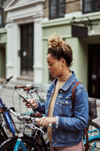 istock Looking for directions in a foreign city 1069962170