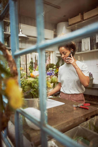 istock Should I do a surprise delivery at your wife's work? 1069962920