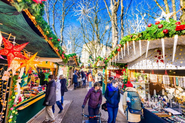 basel, schweiz - weihnachtsmarkt - weihnachtsmarkt basel stock-fotos und bilder