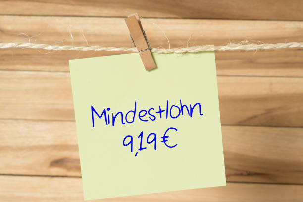 istock A note mentioning the minimum wage of EUR 9.19 in Germany 1070035982