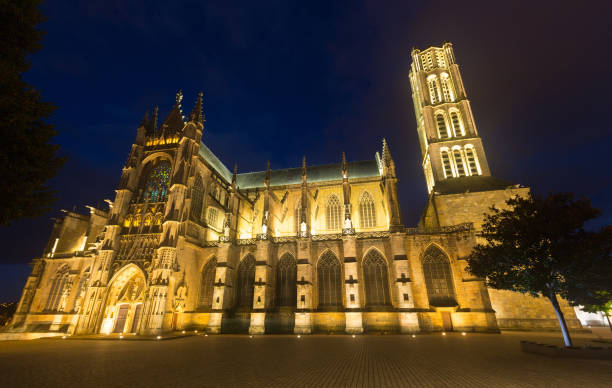istock Night view of Limoges Cathedral 1070102362