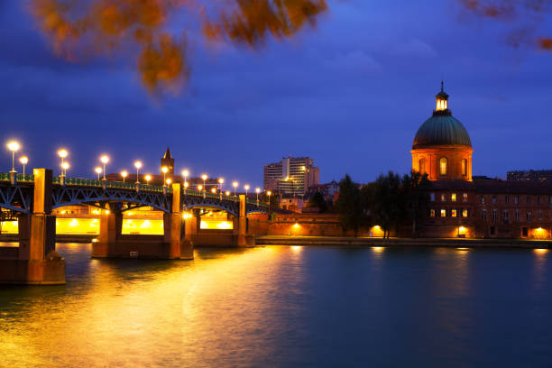 istock Night view of Toulouse 1070102478
