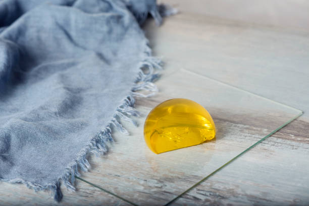 sciarpa blu giallo gelatina - agar jelly immagine foto e immagini stock