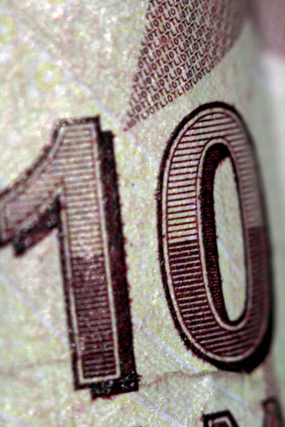 istock 10 Turkish Lira close-up 1070253412