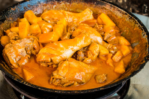 Cooking Mussaman curry, Thai famous Muslim food