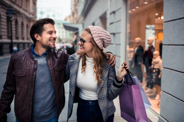 istock Couple Shopping 1070312566