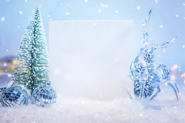 2019. рождественский и новогодний праздник фон - reindeer christmas decoration gold photography стоковые фото и изображения