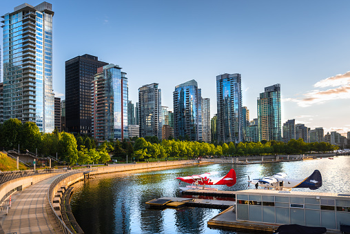 Downtown Vancouver Waterfront al atardecer photo
