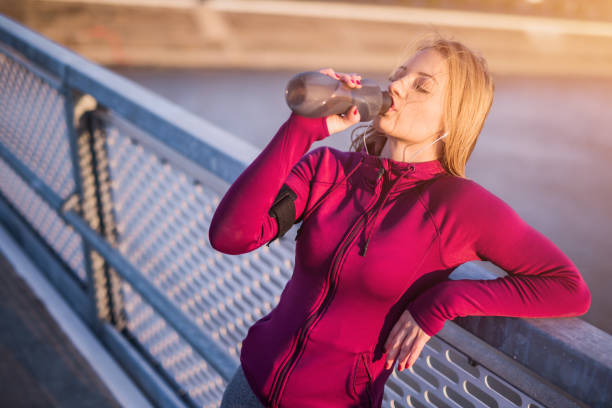 istock Sporty young woman. 1070680972