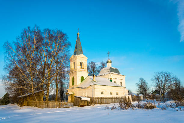 temple de l’image artificielle de jésus-christ sur une journée d’hiver ensoleillée. - 16611 photos et images de collection