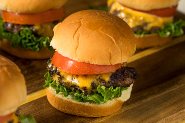 istock Homemade Cheeseburger Sliders with Tomato 1070732154