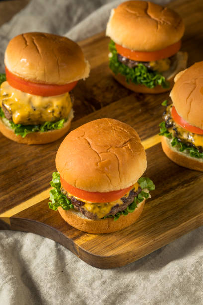 istock Homemade Cheeseburger Sliders with Tomato 1070735472