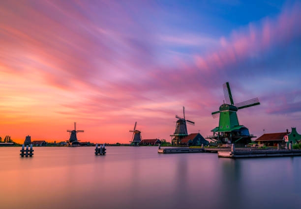 zaanse schans 풍차에서 - tranquil scene windmill netherlands dutch culture ��뉴스 사진 이미지