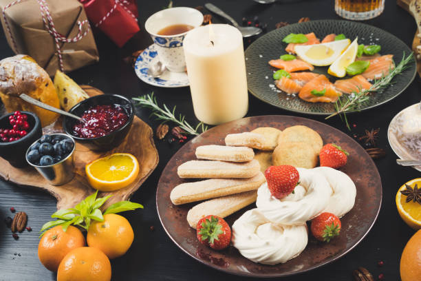 istock sharing food christmas 1070777688