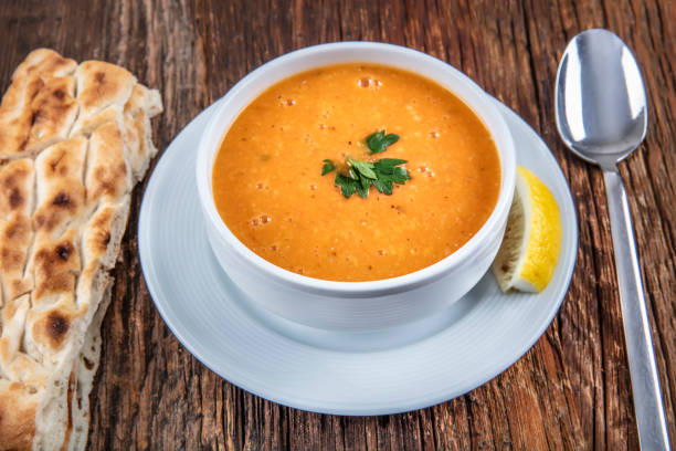 zuppa di ezogelina della cucina turca - soup appetizer vegetable vegetarian food foto e immagini stock