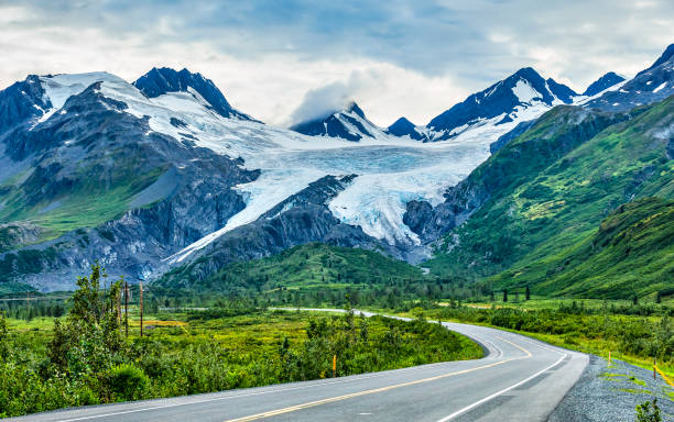 istock Worthington Glacier - Prince William Sound - Alaska 1070807768