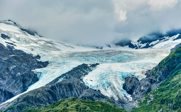 istock Worthington Glacier - Prince William Sound - Alaska 1070821868