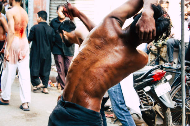 colores de la india - flagellation fotografías e imágenes de stock