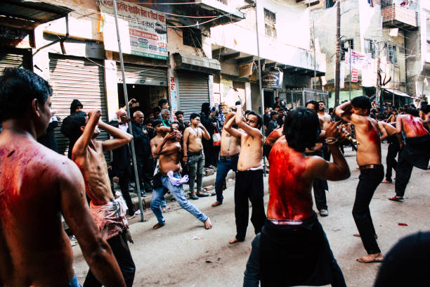 colores de la india - flagellation fotografías e imágenes de stock