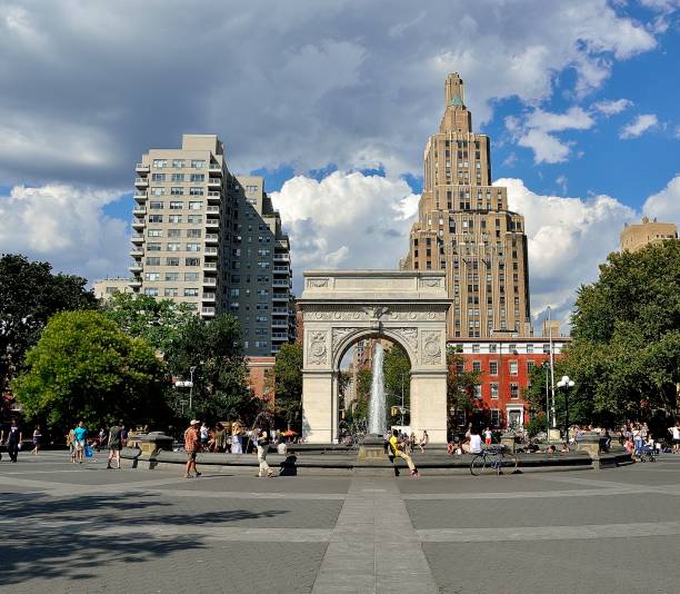 cuadrado de washington - greenwich village fotografías e imágenes de stock