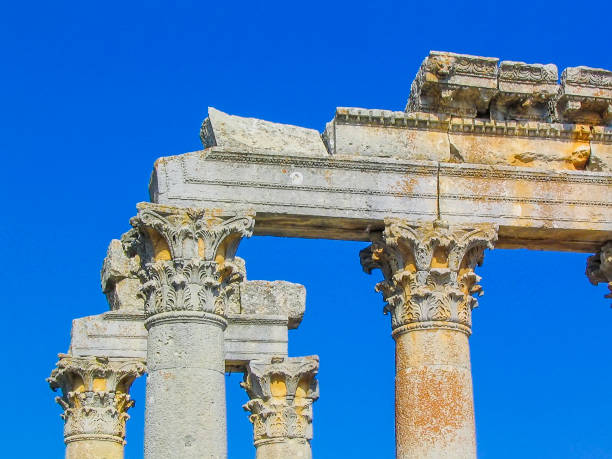 diocaesarea roman temple in mersin, turkey (also known as uzuncaburc) - uzuncaburc temple roman mediterranean culture imagens e fotografias de stock