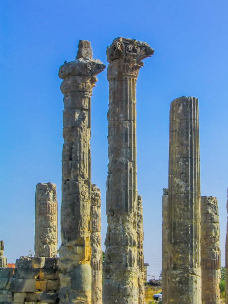 diocaesarea roman temple in mersin, turkey (also known as uzuncaburc) - uzuncaburc temple roman mediterranean culture imagens e fotografias de stock