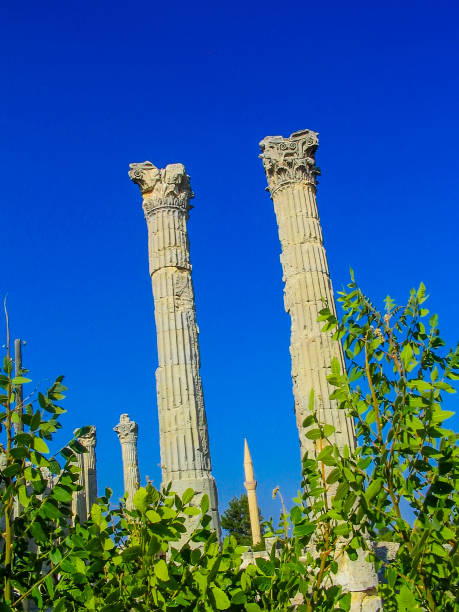 diocaesarea roman temple in mersin, turkey (also known as uzuncaburc) - uzuncaburc temple roman mediterranean culture imagens e fotografias de stock