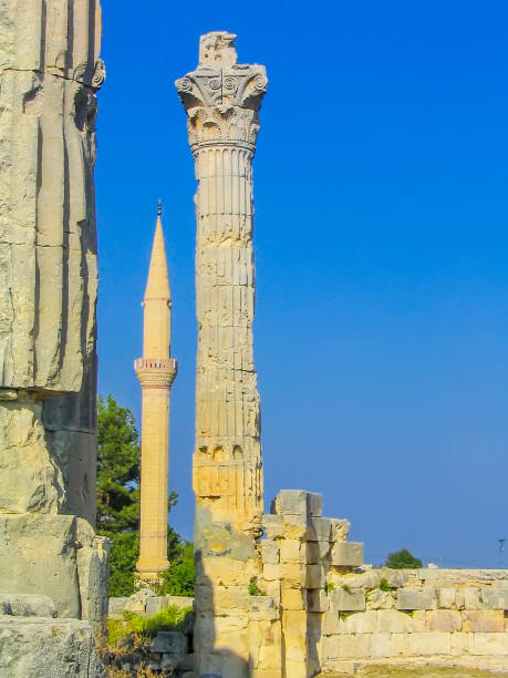 diocaesarea roman temple in mersin, turkey (also known as uzuncaburc) - uzuncaburc temple roman mediterranean culture imagens e fotografias de stock