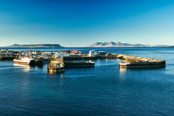 mallaig harbour, scotland - mallaig imagens e fotografias de stock