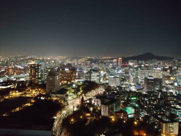 istock Night view of Seoul  vdcm006 1070998884