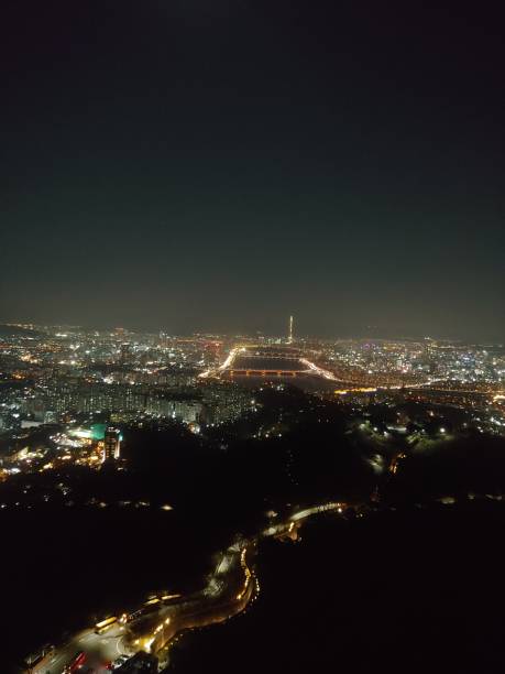 istock Night view of Seoul  vdcm006 1070999038