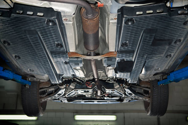 istock Auto repair shop 1071011934
