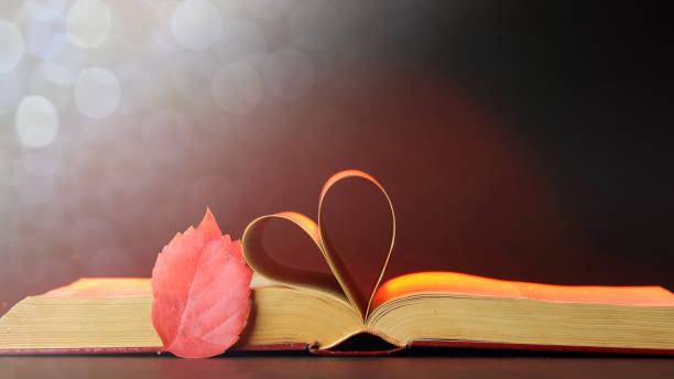 istock Autumn season and love 1071028192